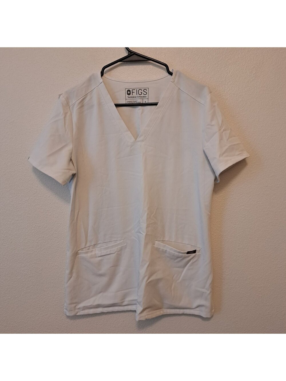 FIGS Technical Collection White V-Neck Medical Scrub Top Size S